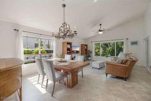 5886 Westbourgh Ct, NAPLES, FL, 34112-8803 | Card Image