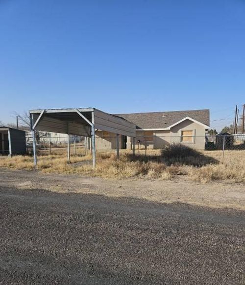 2319 W 4th St, Monahans, TX, 79756-7108 | Card Image