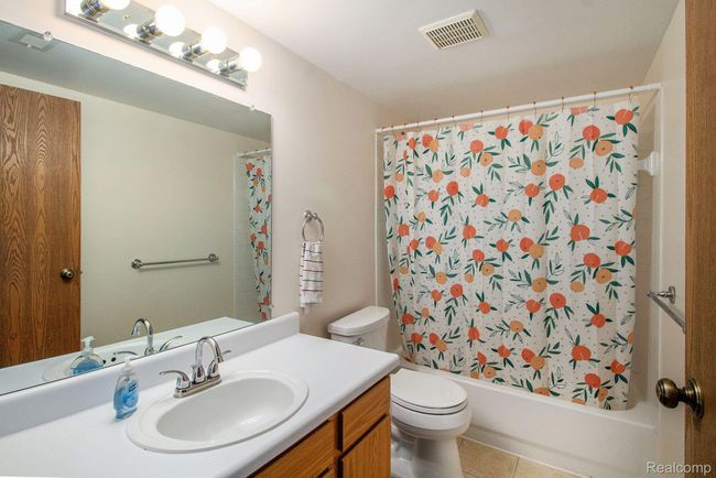 167 - 61043 Greenwood Dr, Condo with 2 bedrooms, 2 bathrooms and null parking in South Lyon MI | Image 6