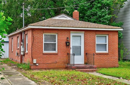 215 Forrest Ave, Norfolk, VA, 23505-1120 | Card Image