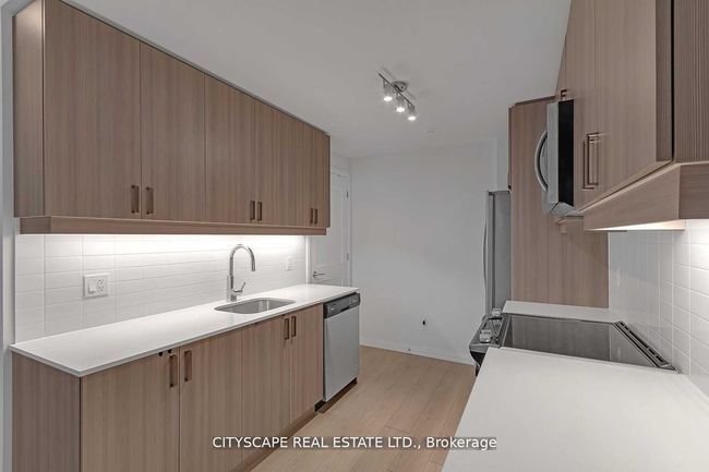 TH-27 - 1030 Portage Pky, Condo with 4 bedrooms, 2 bathrooms and 1 parking in Vaughan ON | Image 4