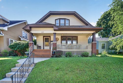 1127 Jefferson St, RACINE, WI, 53404-2817 | Card Image