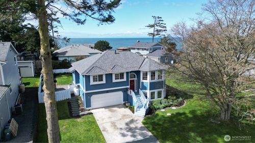 561 Fort Ebey Rd, Coupeville, WA, 98239-9760 | Card Image