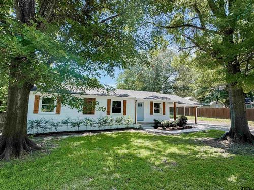 203 S Meadowbrook Dr, Overton, TX, 75684-1640 | Card Image