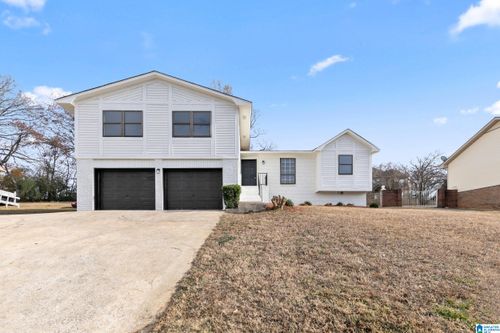 13 Royal Coach Cir, Bessemer, AL, 35022-5323 | Card Image