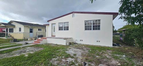 2121 Nw 64th St, Miami, FL, 33147-7837 | Card Image