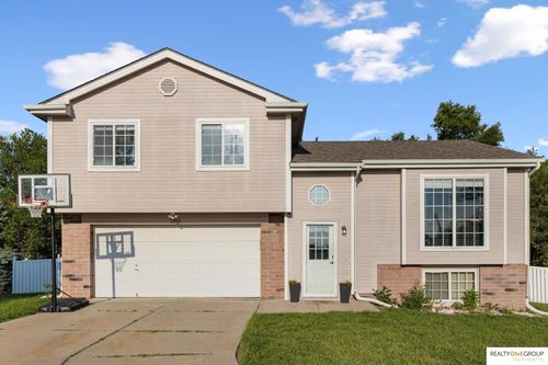 1104 Apache Cir, Papillion, NE, 68046-3840 | Card Image