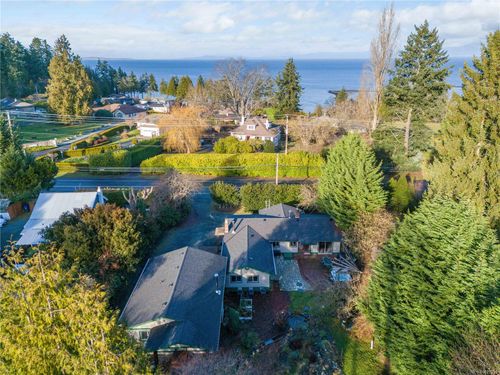 3872 Island Hwy W, Qualicum Beach, BC, V9K2G9 | Card Image