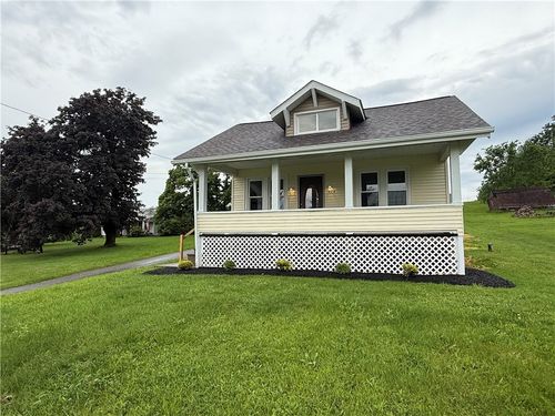 4352 Ellwood Rd, New Castle, PA, 16101-6704 | Card Image