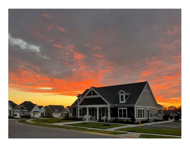 Clubhouse at Sunset | Image 12