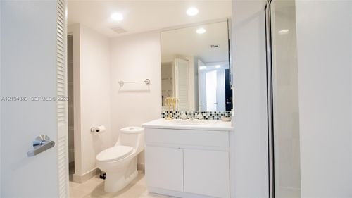 1215-16425 Collins Ave, Sunny Isles Beach, FL, 33160-4540 | Card Image