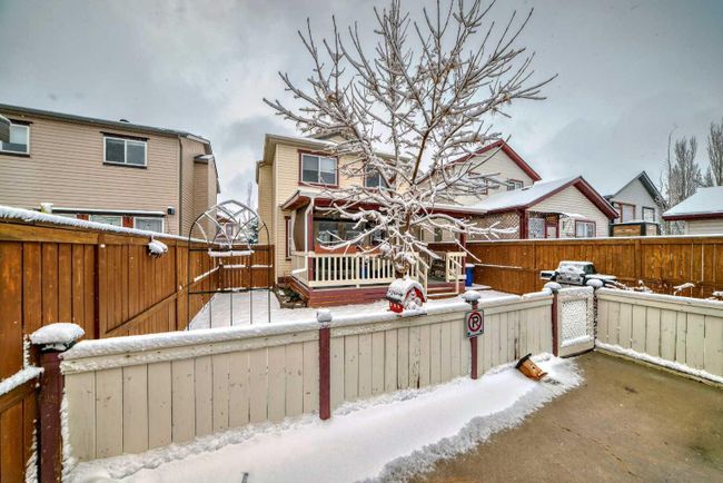 163 Eversyde Circle Sw, Home with 4 bedrooms, 2 bathrooms and 2 parking in Calgary AB | Image 39