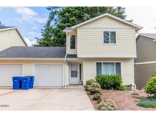 2270 Ne Surf Ave, Lincoln City, OR, 97367-4246 | Card Image