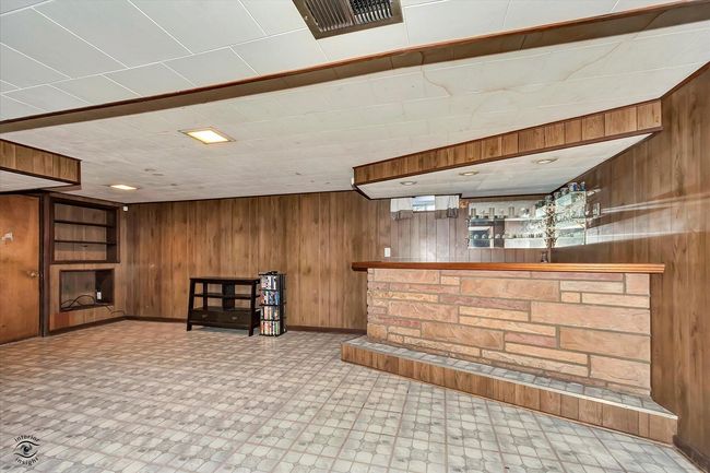 17-Family Room | Image 17