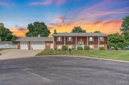 301 Adams Dr, Waterloo, IL, 62298-1502 | Card Image