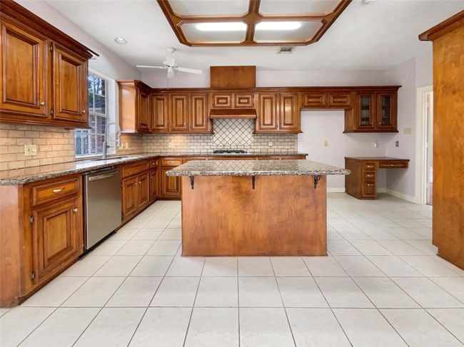 18418 Forest Elms Dr, House other with 5 bedrooms, 4 bathrooms and 2 parking in Spring TX | Image 6