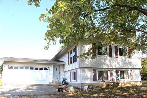 901 W North 13th St, Shelbyville, IL, 62565-9472 | Card Image