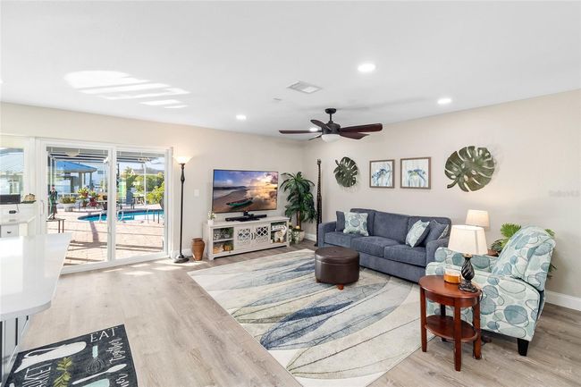 Family Room | Image 8