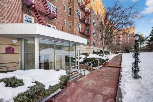 apt-a50-1300 Midland Ave, Yonkers, NY, 10704-1414 | Card Image