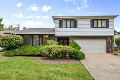 7948 Beckwith Rd, Morton Grove, IL, 60053-1033 | Card Image