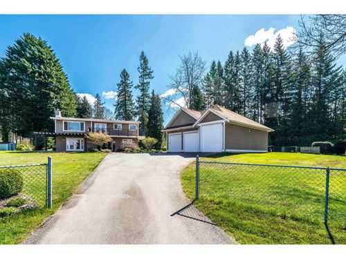 5216 234 St, Langley, BC, V2Z2P6 | Card Image