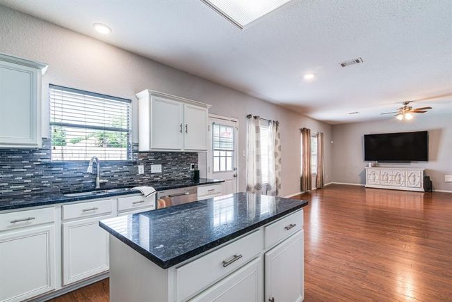 231 Spencer Lndg E, House other with 4 bedrooms, 3 bathrooms and 2 parking in La Porte TX | Image 18