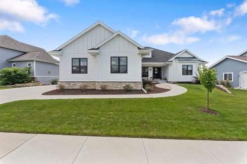 6697 Morning Dew Ln, Sun Prairie, WI, 53590-9242 | Card Image