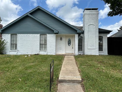2825 Stoneridge Dr, Garland, TX, 75044-7041 | Card Image