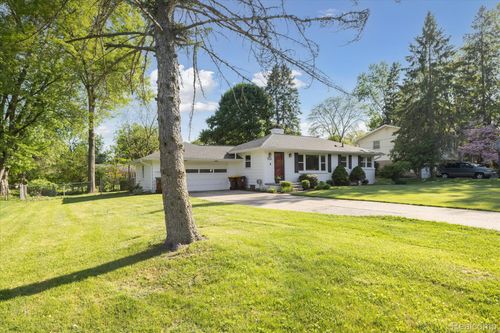 1571 Forest Hills Dr, Okemos, MI, 48864-2917 | Card Image