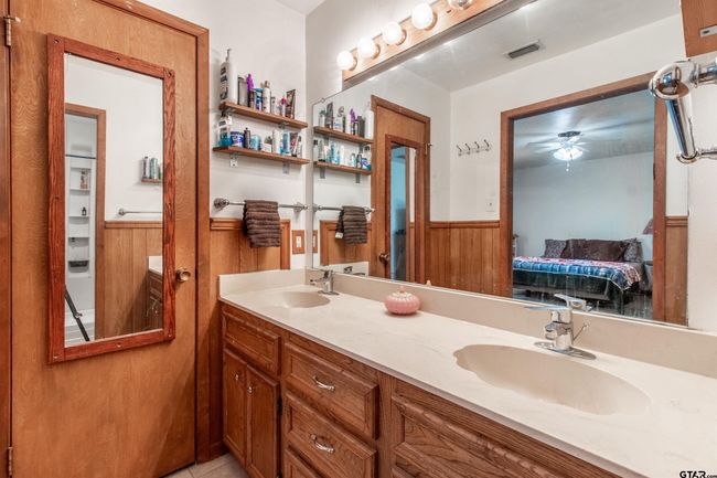 15502 County Road 1227, House other with 4 bedrooms, 2 bathrooms and null parking in Flint TX | Image 19
