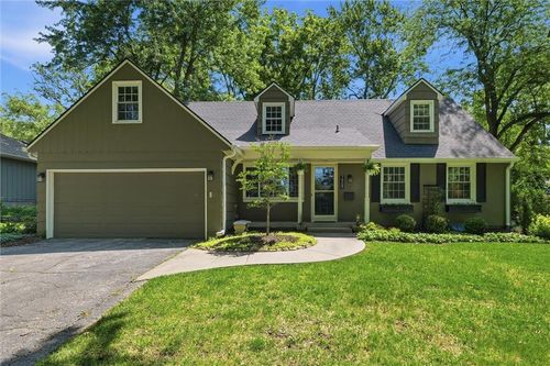 7909 Outlook Ln, Prairie Village, KS, 66208-4802 | Card Image