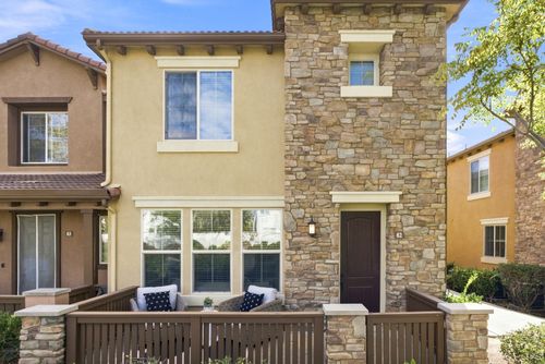 82-10782 New Grv, San Diego, CA, 92130-4909 | Card Image