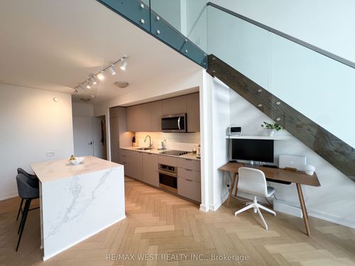 728-5 Hanna Ave, Toronto, ON, M6K0B3 | Card Image