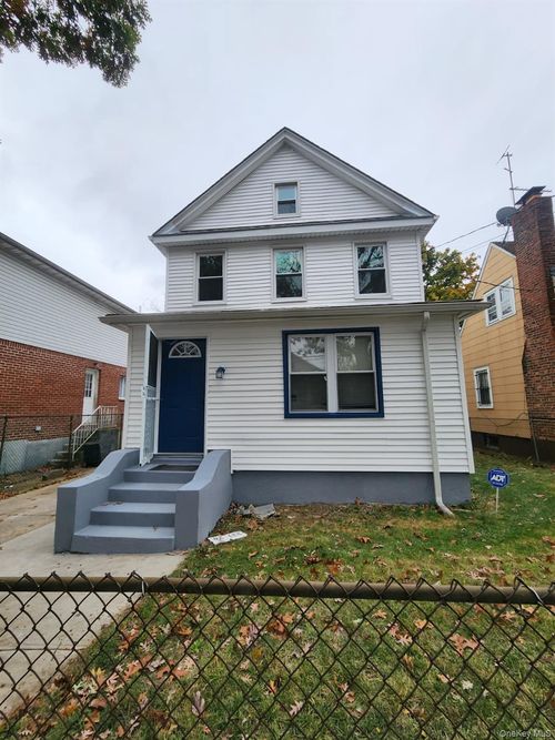22126 134th Rd, Springfield Gardens, NY, 11413-2001 | Card Image