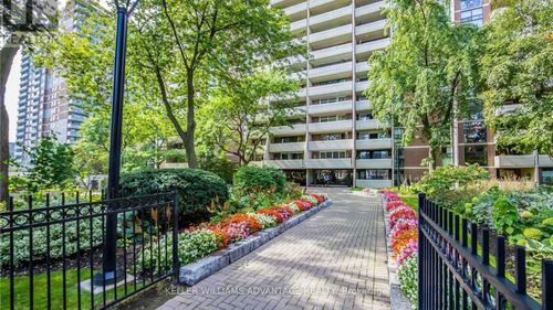 2216-40 Homewood Ave, Toronto, ON, M4Y2K2 | Card Image