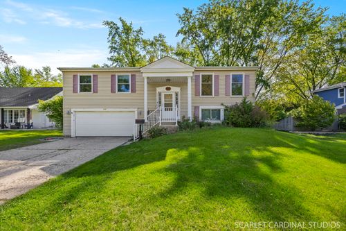 212 S River Rd, Naperville, IL, 60540-5041 | Card Image