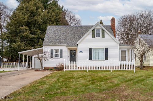 501 Woodrow St Nw, North Canton, OH, 44720-1941 | Card Image