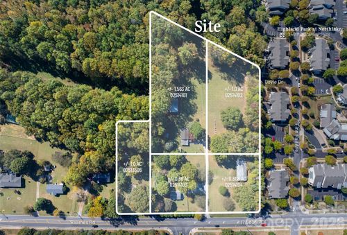 9009 Reames Rd, Charlotte, NC, 28216-1823 | Card Image