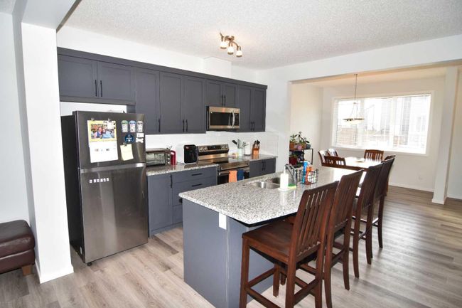 187 Carringham Road Nw, Home with 3 bedrooms, 2 bathrooms and 2 parking in Calgary AB | Image 8