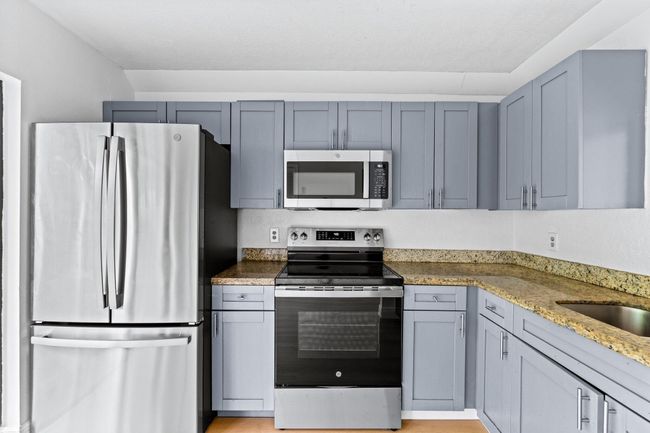 12627 Shady Pines Ct, Condo with 3 bedrooms, 3 bathrooms and null parking in Wellington FL | Image 11