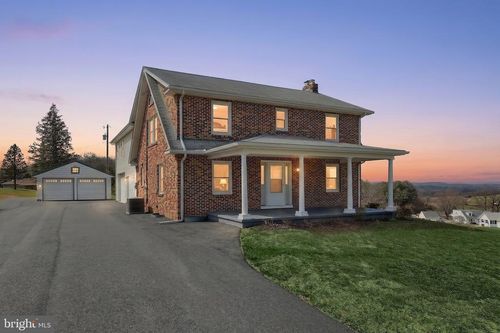 5765 Glatfelters Station Rd, SEVEN VALLEYS, PA, 17360-8402 | Card Image