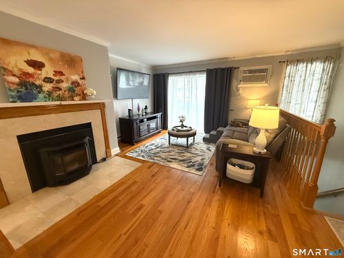 50-1 Beaver Brook Rd, Danbury, CT, 06810-6252 | Card Image