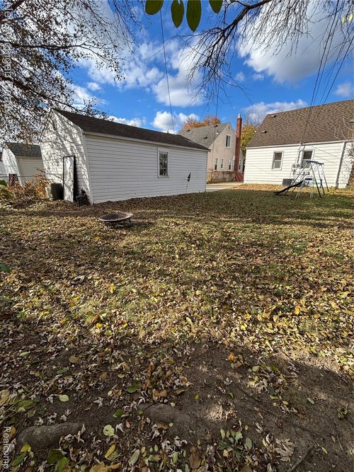 3205 Lincoln St, Dearborn, MI, 48124-3500 | Card Image