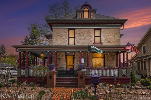 216 S Main St, Yale, MI, 48097-3319 | Card Image
