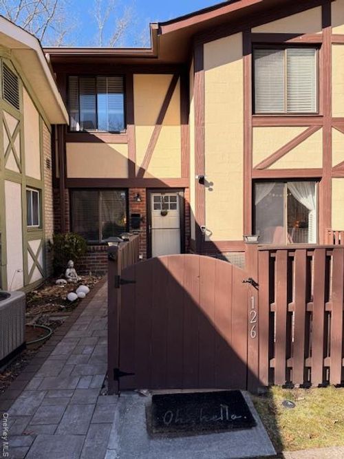 126 Glen Hollow Dr, Port Jefferson Station, NY, 11776-3509 | Card Image