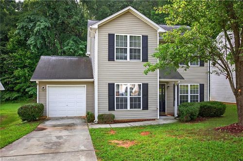 1209 Maury Ln, Greensboro, NC, 27401-4274 | Card Image