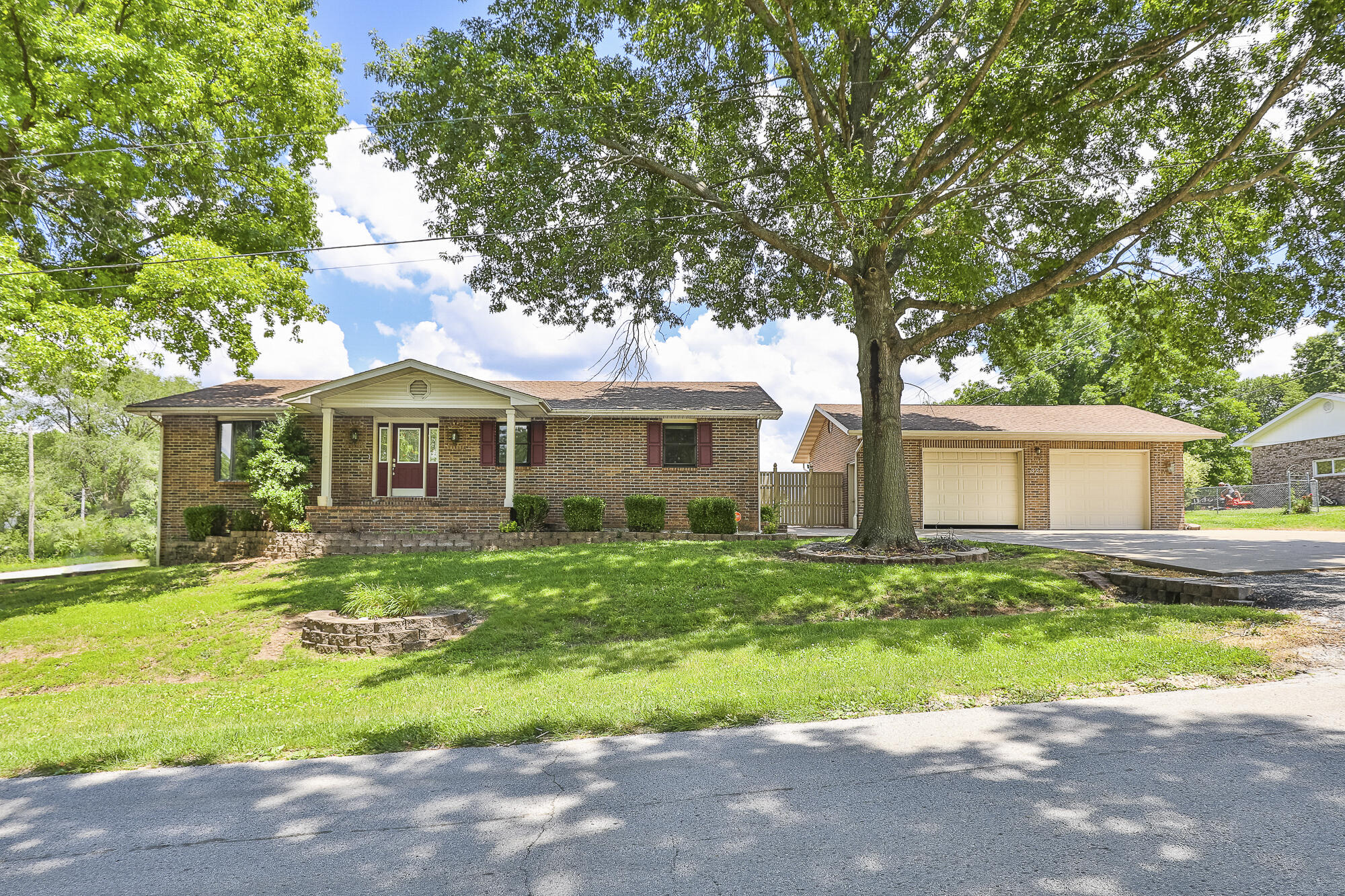 Sunset Ave, Bolivar, MO 65613