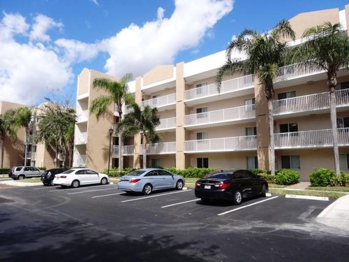 apt-i201-9537 Weldon Cir, Tamarac, FL, 33321-0821 | Card Image
