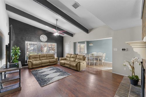 2127 Holt Rd, Arlington, TX, 76006-4813 | Card Image