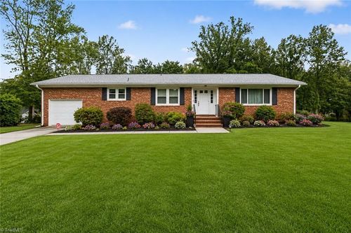 626 Kenneth Road, Greensboro, NC, 27410 | Card Image